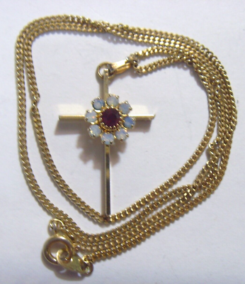 #ad 1950s vintage gold tone metal faux garnet Diamante cross pendant necklace 52734 $37.99