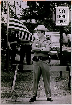 #ad LG855 1970 Original Marlin Levison Photo HIGHWAY PATROL OFFICER Antiwar Protest $20.00