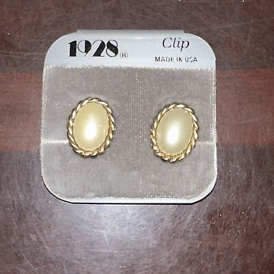 #ad Vintage 1928 Earrings Pearl Rim Earrings Gold Rim w Oval Faux Pearl New Clip On $12.74