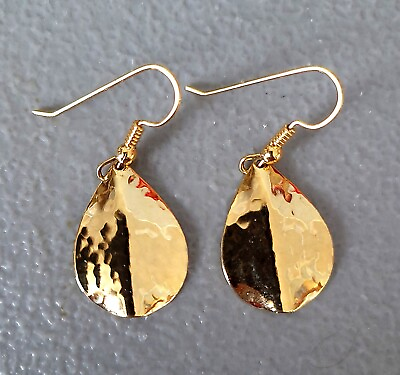 #ad Goldtone Hammered Leaf Designed Dangle Pierced Fashion Earrings Unmarked $7.00
