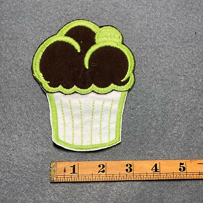 #ad Vintage Cupcake Embroidered Cloth Patch Green Brown G4 $8.00