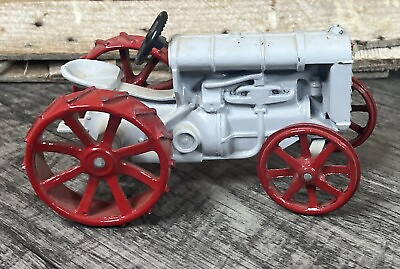 #ad Ertl Ford Fordson metal Tractor 1:16 diecast Farm Toy gray amp; red model $19.96
