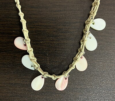 #ad Vintage Ladies Shell Necklace $10.99