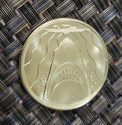 #ad UNIVERSAL STUDIOS THEME PARK JAWS SHARK COLLECTIBLE GOLD SOUVENIR COIN RARE L@@K $17.09