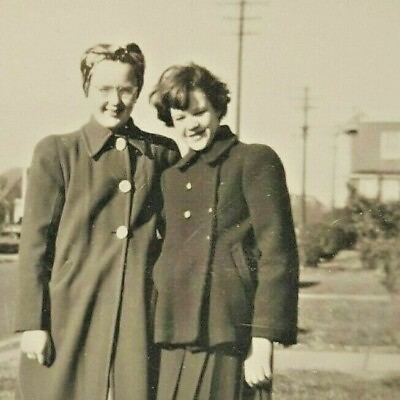 #ad Vintage Photo Pretty Women in Coats Outdoors Phila. Area Women#x27;s Interest 1950 $14.99