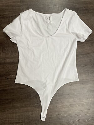 #ad Abound Women#x27;s Size L White Basic Short Sleeve Scoop Neck Bodysuit Shirt $23.00