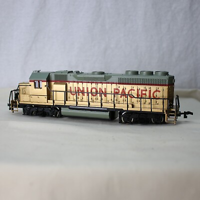 #ad Vtg HO Bachmann Union Pacific Gold GP 40 Powered Diesel Engine TESTED WORKS LN $40.00