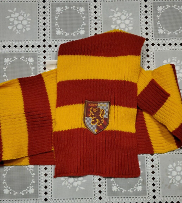 #ad Universal Wizarding World of Harry Potter Gryffindor House Scarf acrylic red $20.00