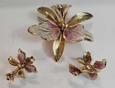 #ad Vtg 3 Piece Jewelry SET Gold Tone Purple Enamel ORCHID Brooch Screw Ear Sm2 $15.00