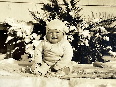 #ad Q8 Photo Baby Boy Girl Christmas Snow Infant Portrait $14.97