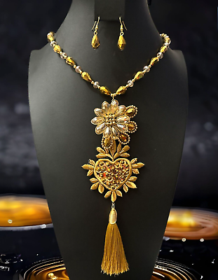 #ad Set de collar Sagrado Corazon Gold Sacred Heart Gold Necklace Set $28.00