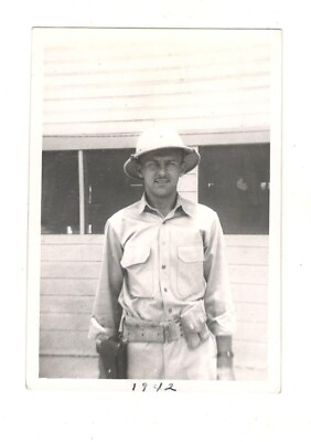 #ad Vintage 1942 Photo U.S. Soldier Safari Hat Man Army 1940#x27;s Found Art DST43 $1.50