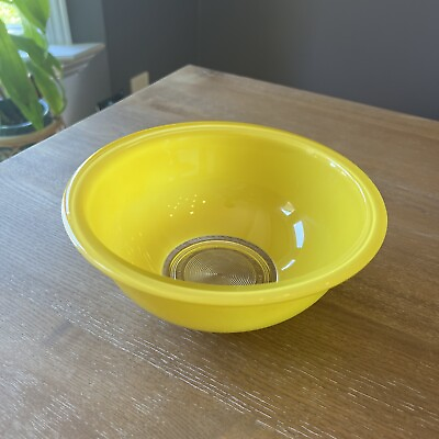 #ad PYREX Vintage Yellow 🌼 Mixing Bowl Clear Glass Bottom 8.5quot; 1.5L #323 $15.00