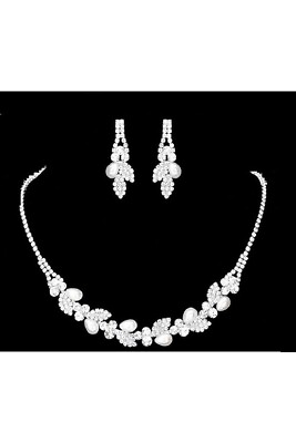 #ad Silver Crystals Pearl V Necklace Set $10.00