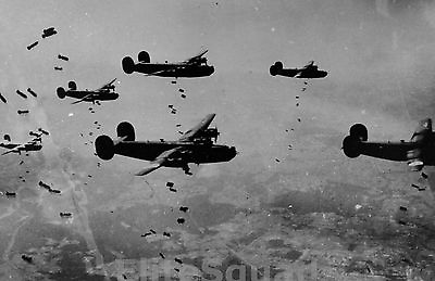 #ad WW2 Photo Picture B 24 Liberators of the 467th Bomb Group dropping bombs 311 $5.95