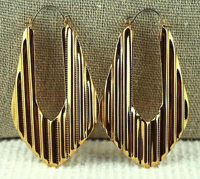 #ad Unsigned Vintage Avon Crinkle Hoop Long Ridged Dangle Pierced Earrings Gold Tone $16.00
