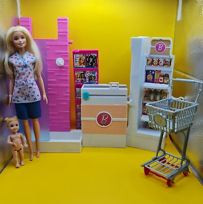 #ad Barbie Supermarket Grocery Store Playset Magazine Rack Bathroom Shower Lot $25.00