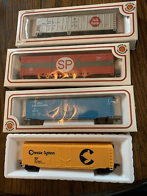 #ad 4 HO Scale Bachmann Cars Sp Chesie Swifts Reefer And Erie $16.00