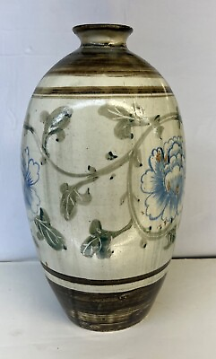 #ad Chinese Antique Porcelain Vase. Ming Period. 14 1 4 inches $333.00