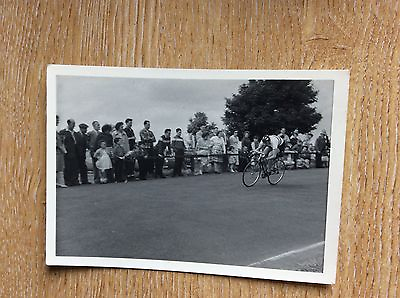 #ad U1 3 b w photograph postcard old 1950s cycling race pass d682 GBP 2.65