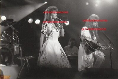 #ad Original Vintage Kodak Photo The Judds Naomi amp; Wynonna Judd In Concert # 1 NB $25.00