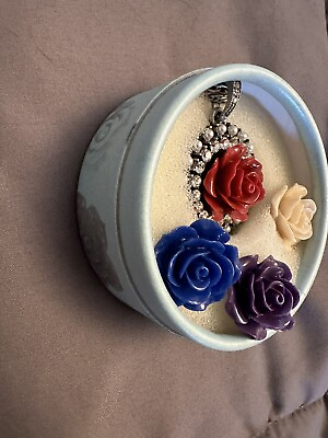 #ad Roses interchangeable necklace with case $29.99