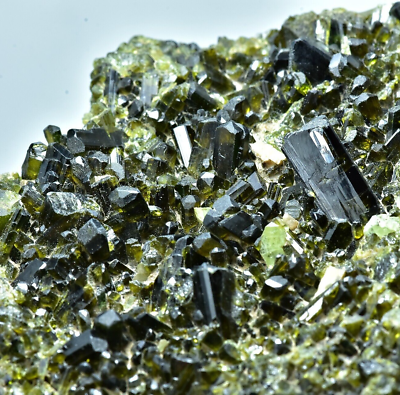 #ad 634 Gram Top Quality Deep Green EPIDOT Crystals On Matrix From Skardu Pakistan $149.99