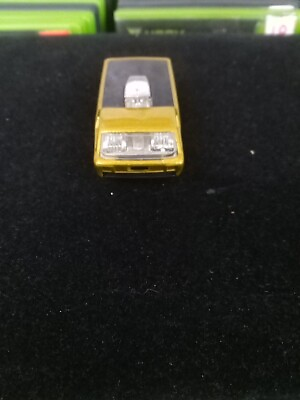 #ad A1 005 Car Miniature Hotwheels Deora Golden 2003 Ben On Condition $20.00